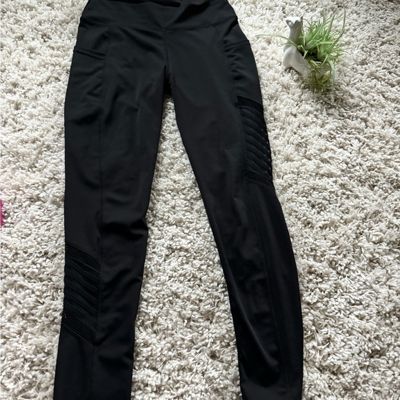 Super cute thick workout mesh, side, leg, see-through gym, black leggings - Picture 3 of 6